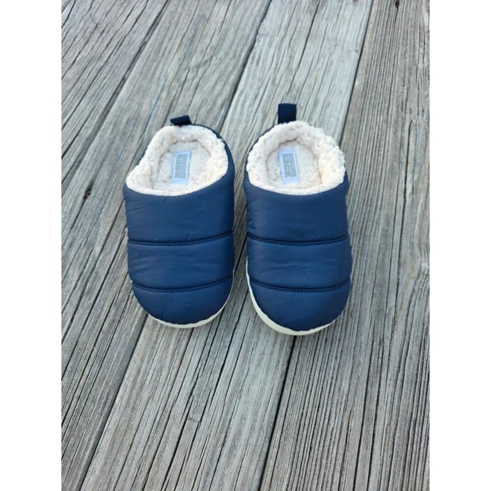 Nordstrom Rack Navy Puffer Slippers Kids Sz 13-1